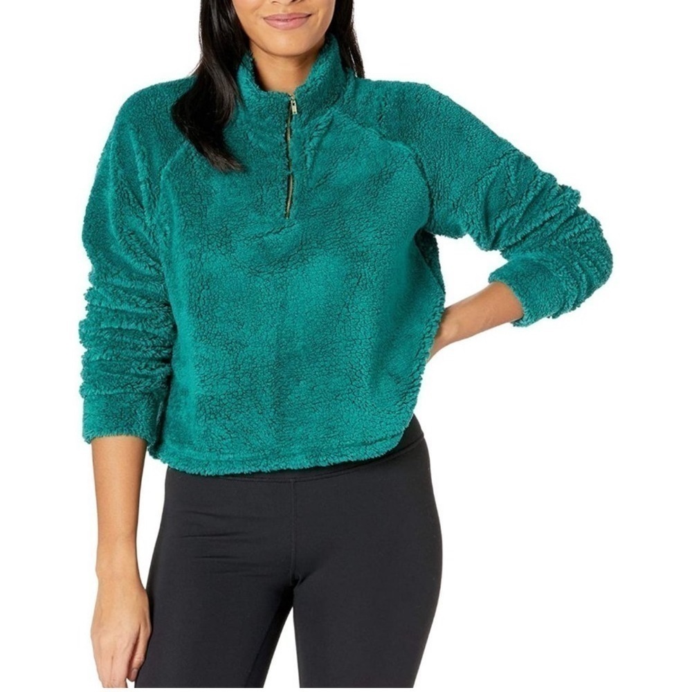 YEAR OF OURS Sherpa Vail Crop Top in Winter Green Size S NWT